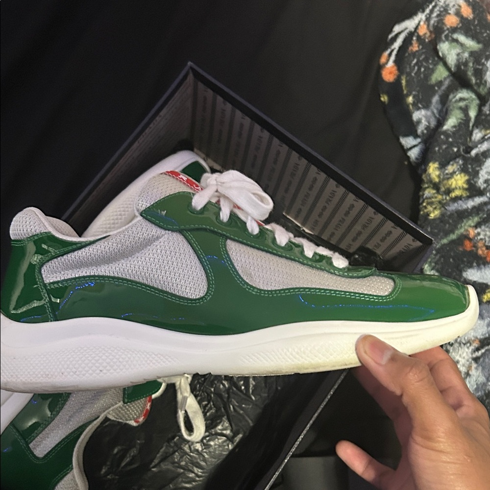 Prada Black Box with Red Accent - Picture 4 of 16